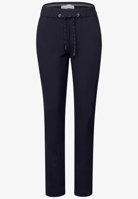 Dunkelblaue Hose mit Kordelzug am Bund, gerade geschnitten.